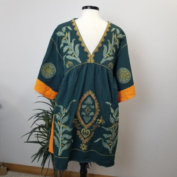 JOIEMONT Dresses & Skirts - JOIEMONT Kaftan Dress Womens Medium Green Embroidered Floral Boho V Neck NEW
